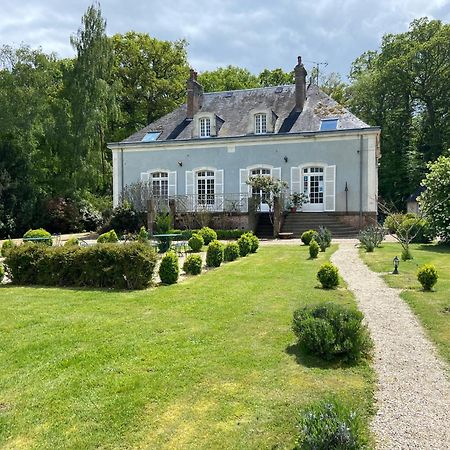 Hotel Les Grands Chênes Saint-Fargeau  Eksteriør billede